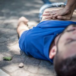 รู้หลักในการทำ CPR ควรทำอย่างไร เพิ่มโอกาสให้คนรอดชีวิตได้จริง
